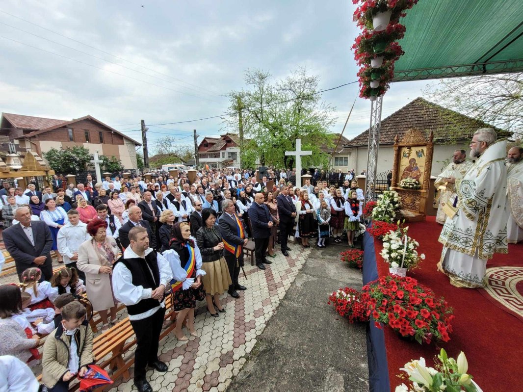 Slujire arhierească în Parohia Tulghieş, Maramureş 253524