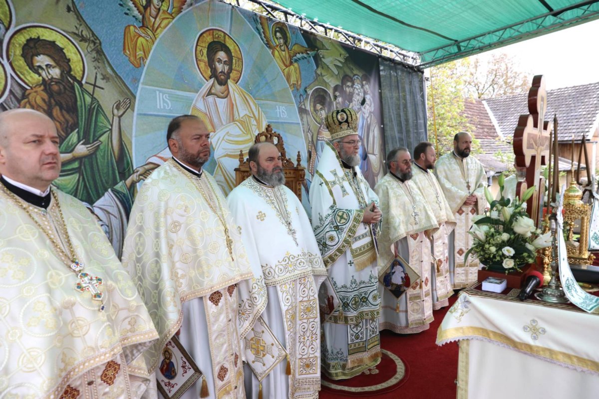 Slujire arhierească în Parohia Tulghieş, Maramureş 253530