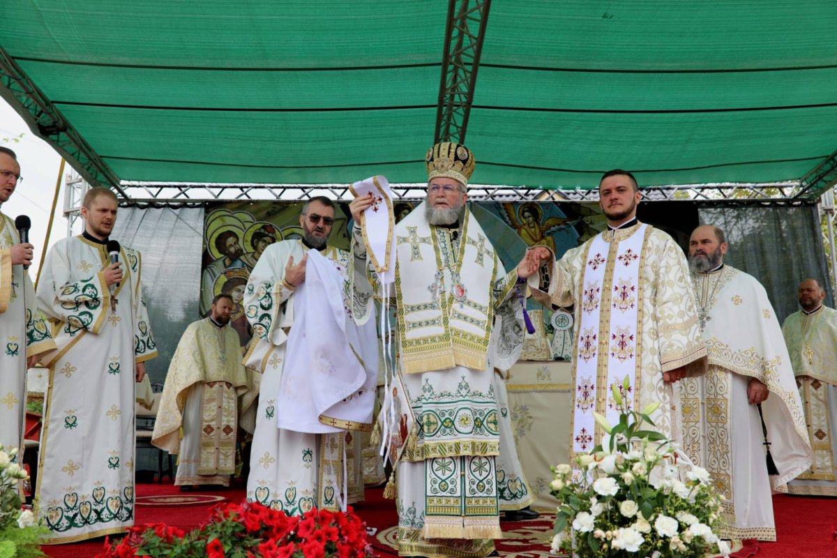 Slujire arhierească în Parohia Tulghieş, Maramureş 253534