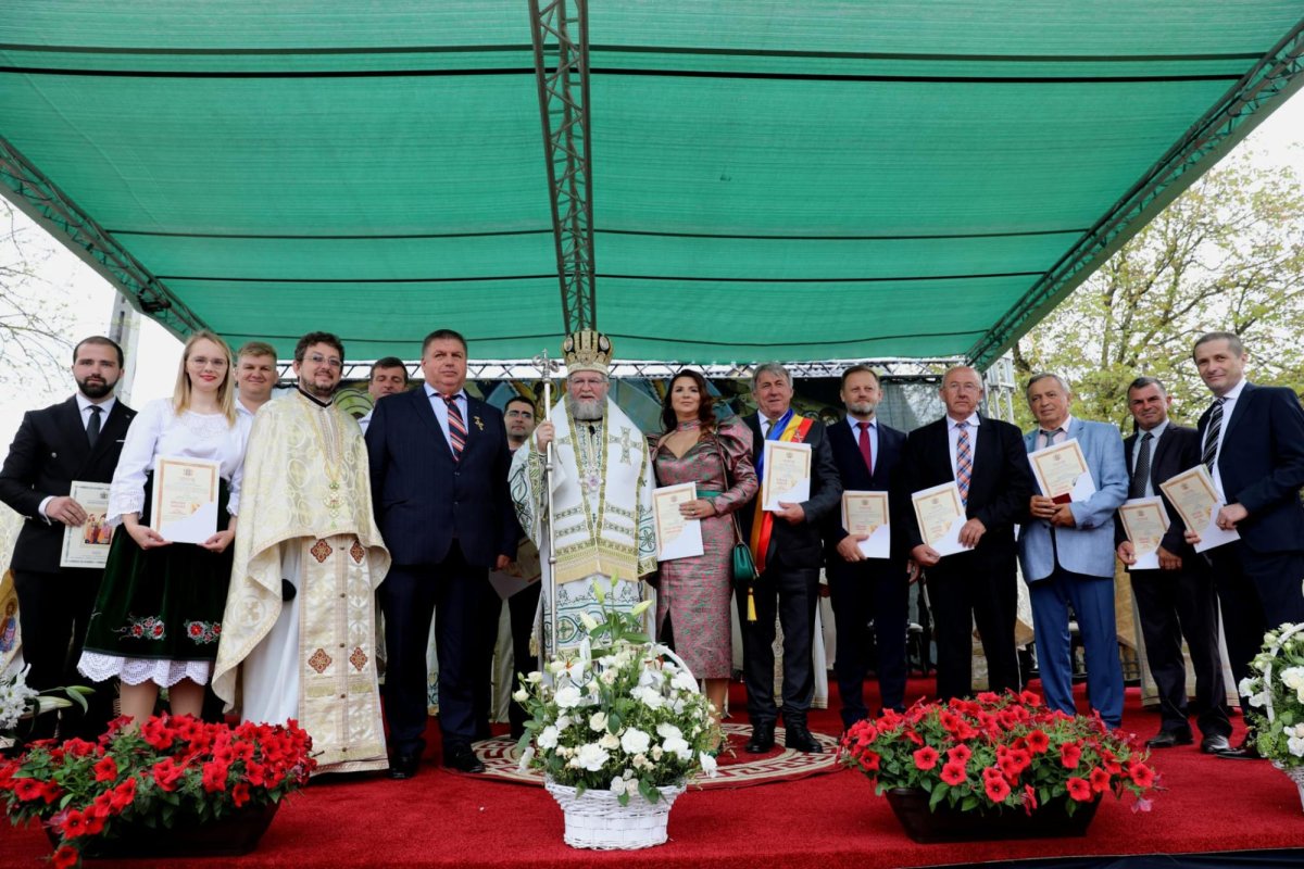 Slujire arhierească în Parohia Tulghieş, Maramureş 253535