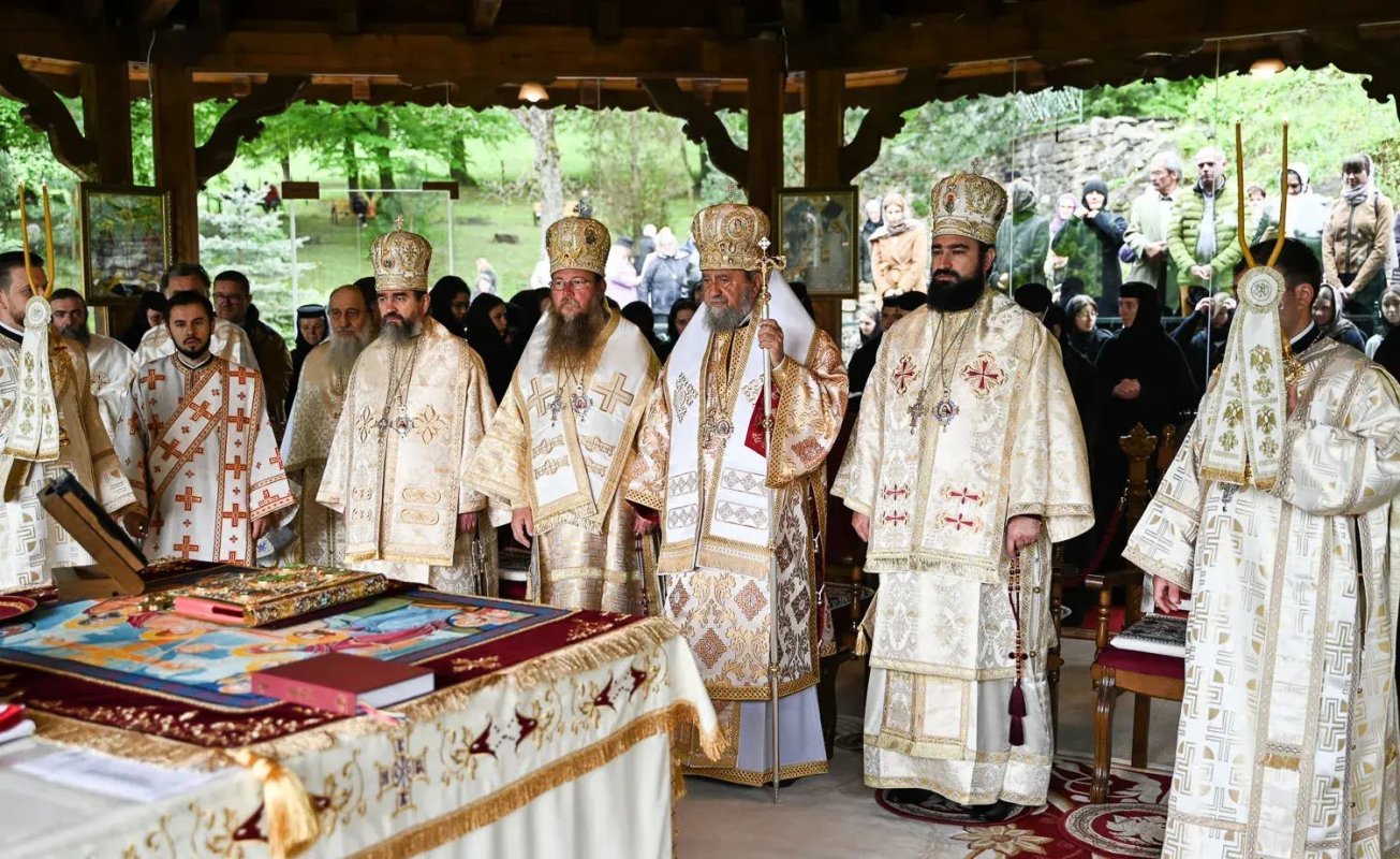 Sobor de ierarhi la Mănăstirea Prislop, Hunedoara 253553