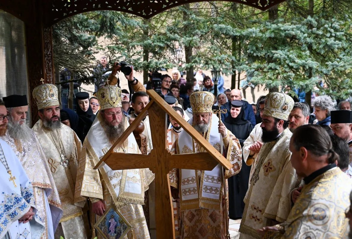 Sobor de ierarhi la Mănăstirea Prislop, Hunedoara 253558