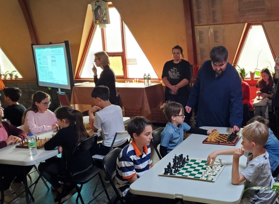 Turneul de șah „Sfântul Gheorghe” la Catedrala Episcopală din Saint‑Hubert 253550