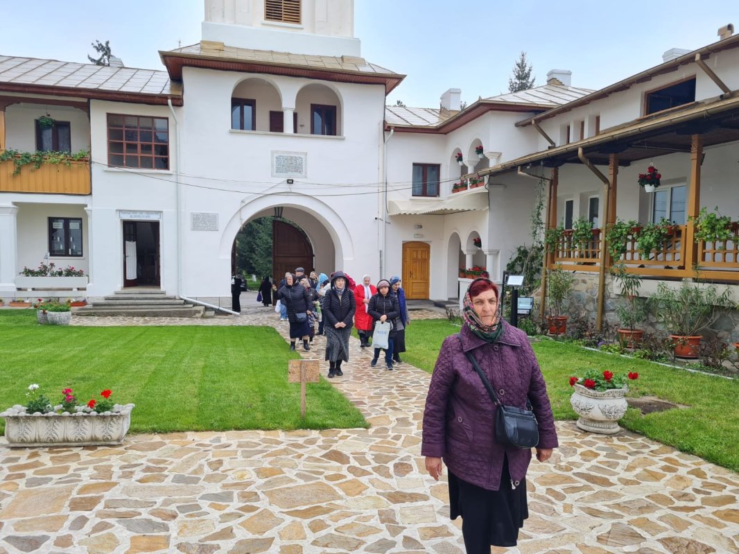 Proiectul „Nici o persoană nu este singură” la Parohia „Sfântul Ioan”-Moși din Capitală 253699