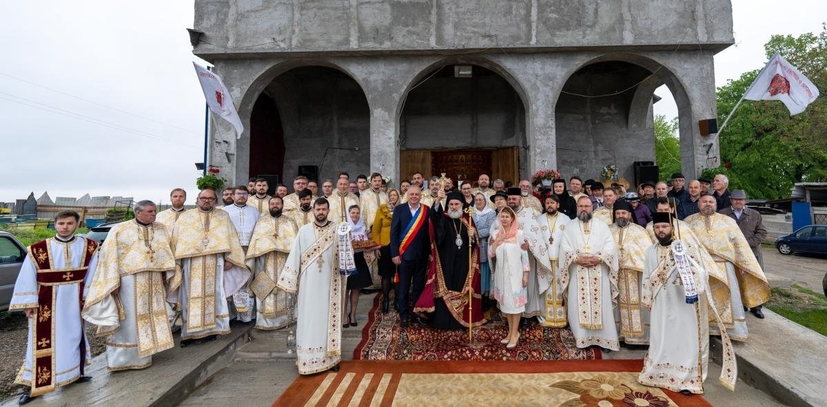 Slujire arhierească la hramul Parohiei Măgura II din Bacău 253691