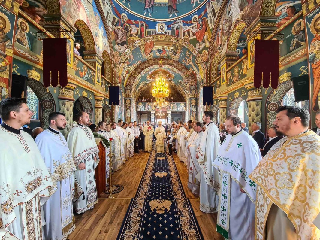 Binecuvântarea lucrărilor de la  Biserica „Sfânta Treime” din Bobâlna 254239