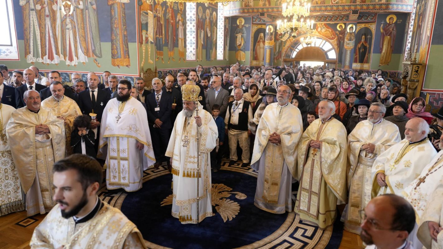 Biserica nouă din Sânpetru, județul Brașov, a fost târnosită 254253