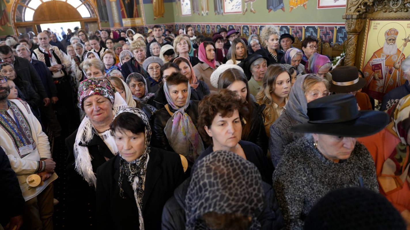 Biserica nouă din Sânpetru, județul Brașov, a fost târnosită 254259