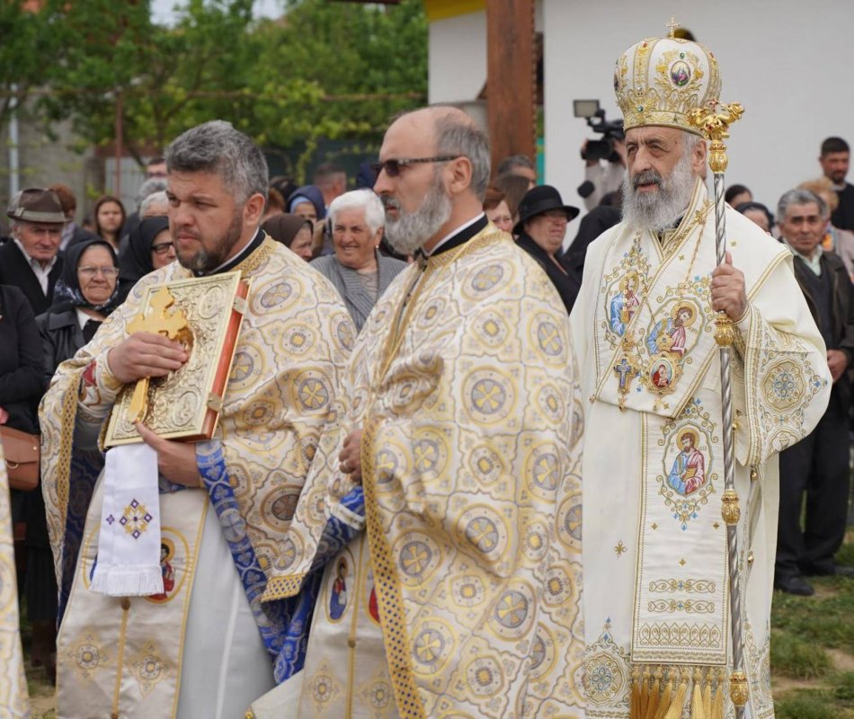 Sfințire în parohia Iclod,  județul Alba 254333