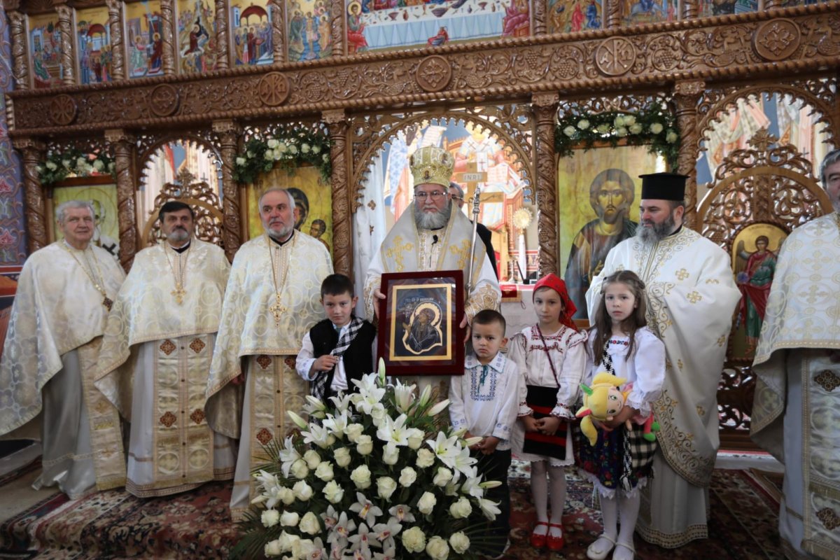 Sfântă Liturghie arhierească în Biserica „Sfântul Ierarh Vasile cel Mare”, Baia Mare 254409