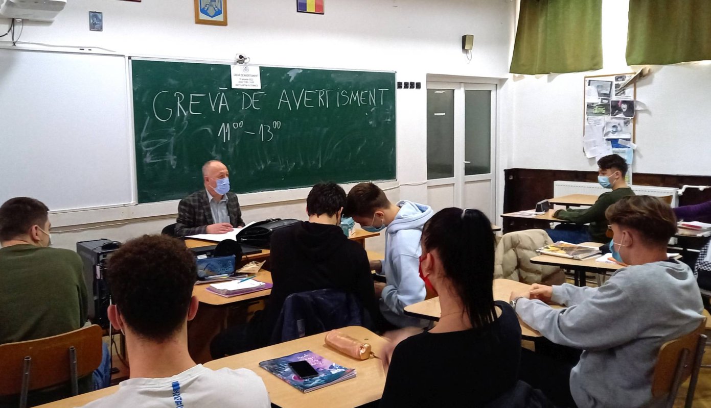 Grevă de avertisment în școli 254484