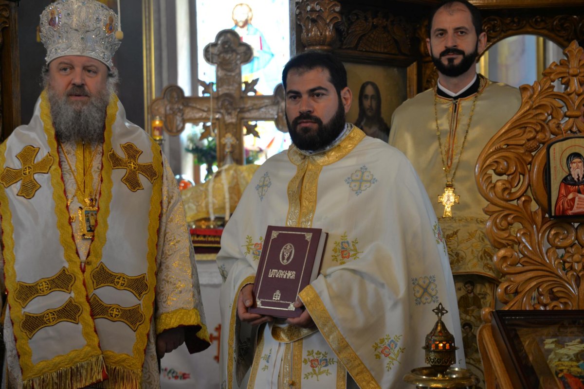 Slujire arhierească și hirotonii la o parohie din județul Ilfov 254525