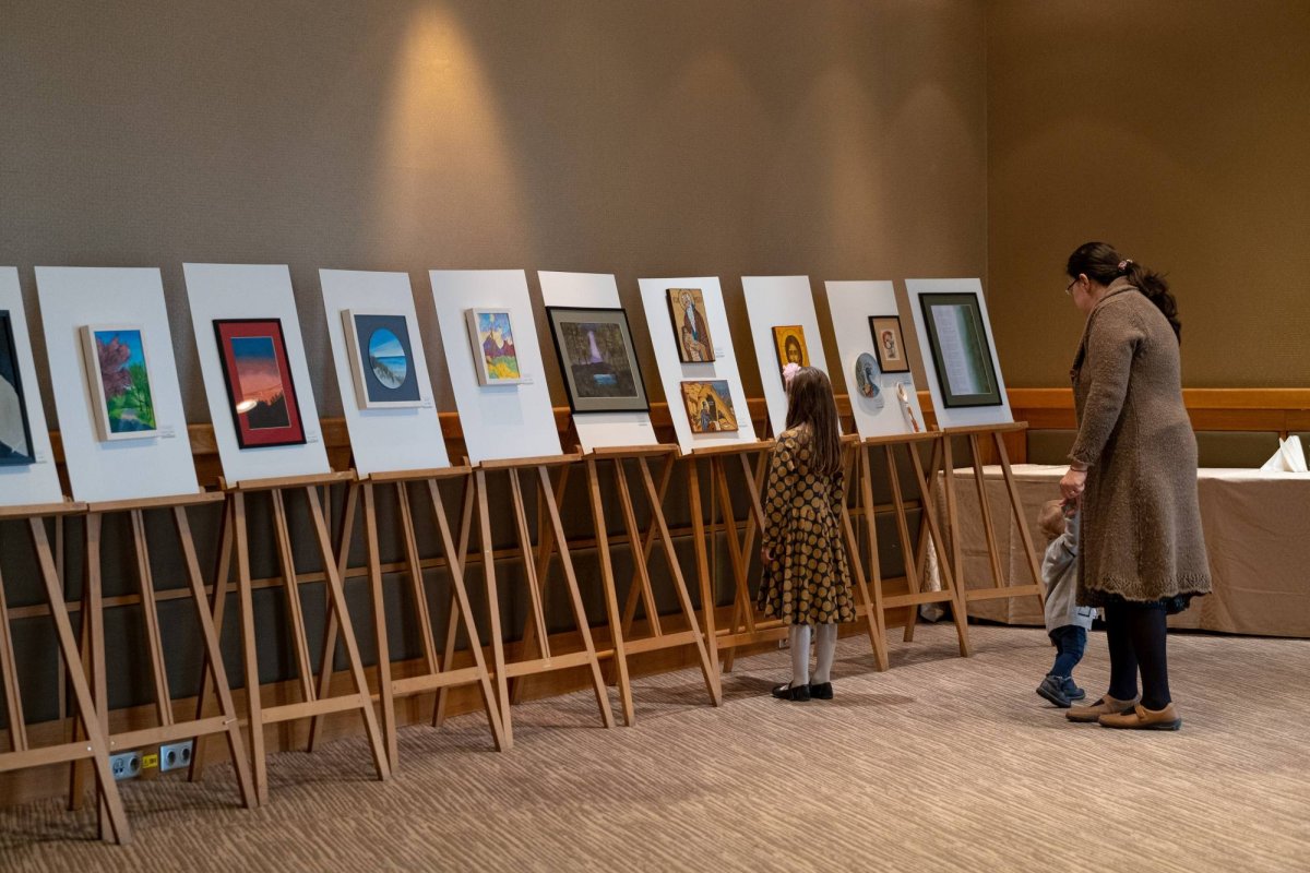 Campanie de strângere de fonduri pentru bursele lunare a 100 de copii și tineri excepționali 254642