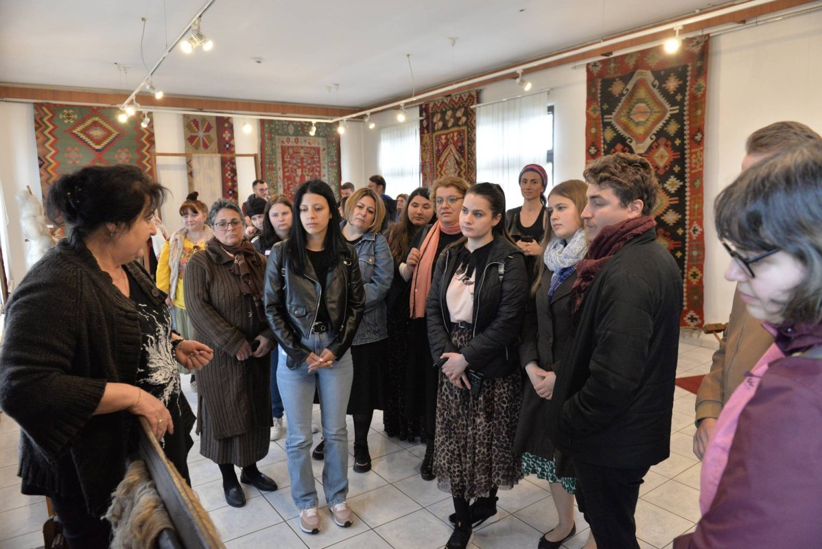 Studenți teologi în vizită de studiu la instituții prahovene de asistență socială  254630