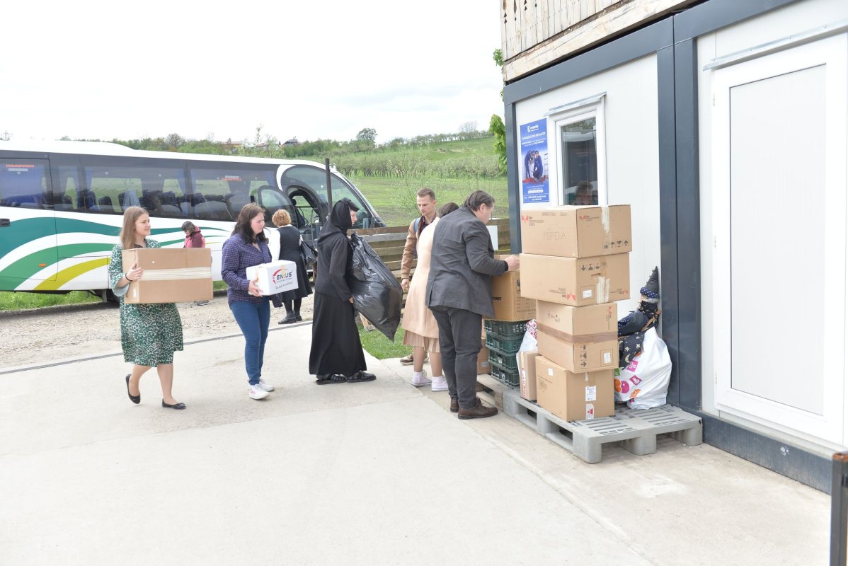 Studenți teologi în vizită de studiu la instituții prahovene de asistență socială  254632