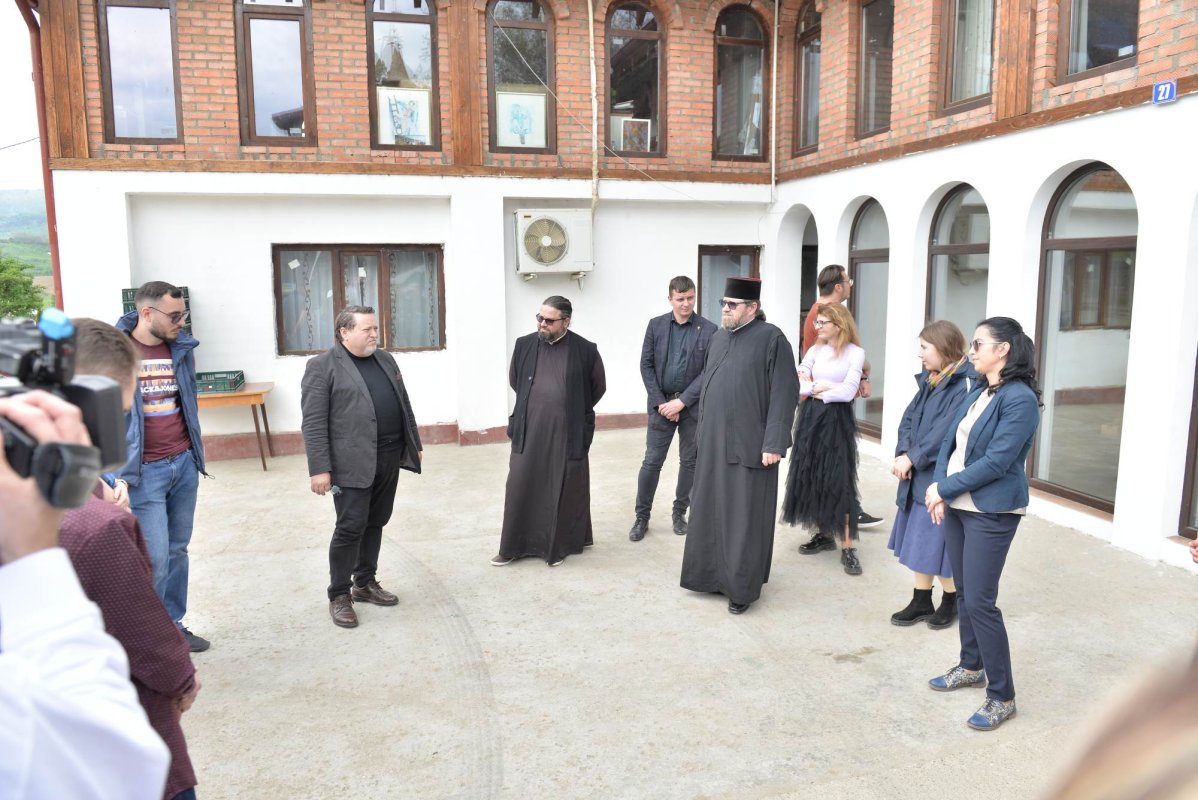 Studenți teologi în vizită de studiu la instituții prahovene de asistență socială  254634