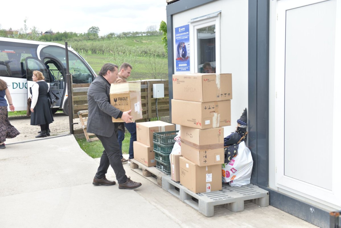 Studenți teologi în vizită de studiu la instituții prahovene de asistență socială  254637