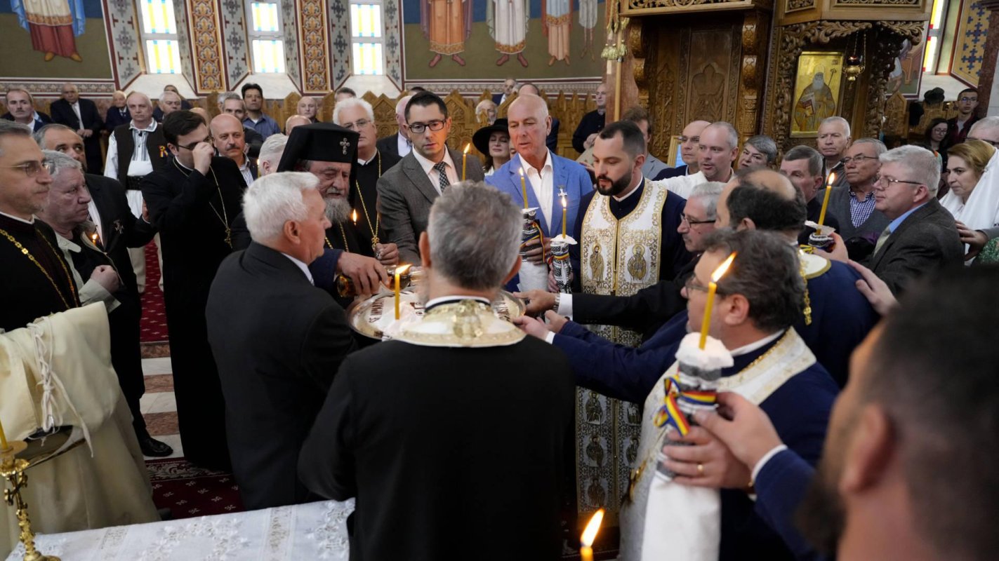 Hram la Biserica „Sfinții Împărați Constantin și Elena” din Brașov 255013