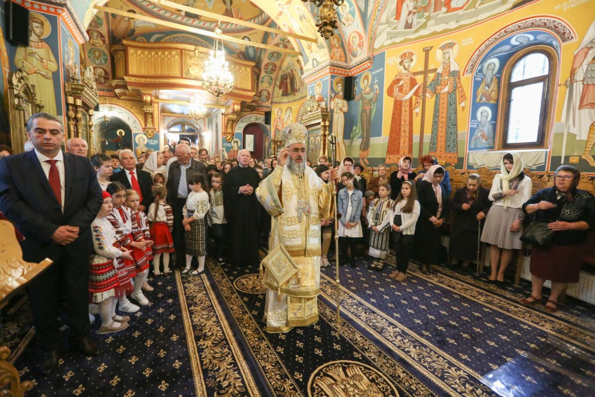 Hramul Parohiei „Sfinții Împărați Constantin și Elena” din Focșani 255019