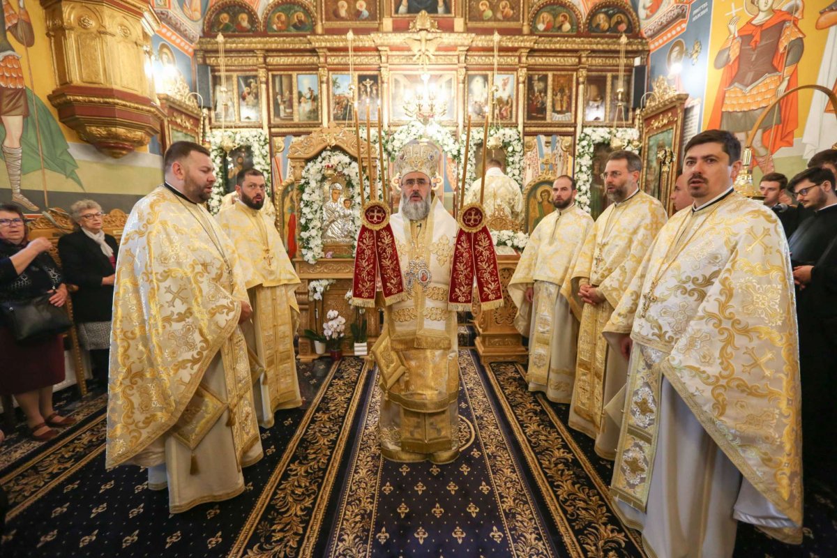 Hramul Parohiei „Sfinții Împărați Constantin și Elena” din Focșani 255020