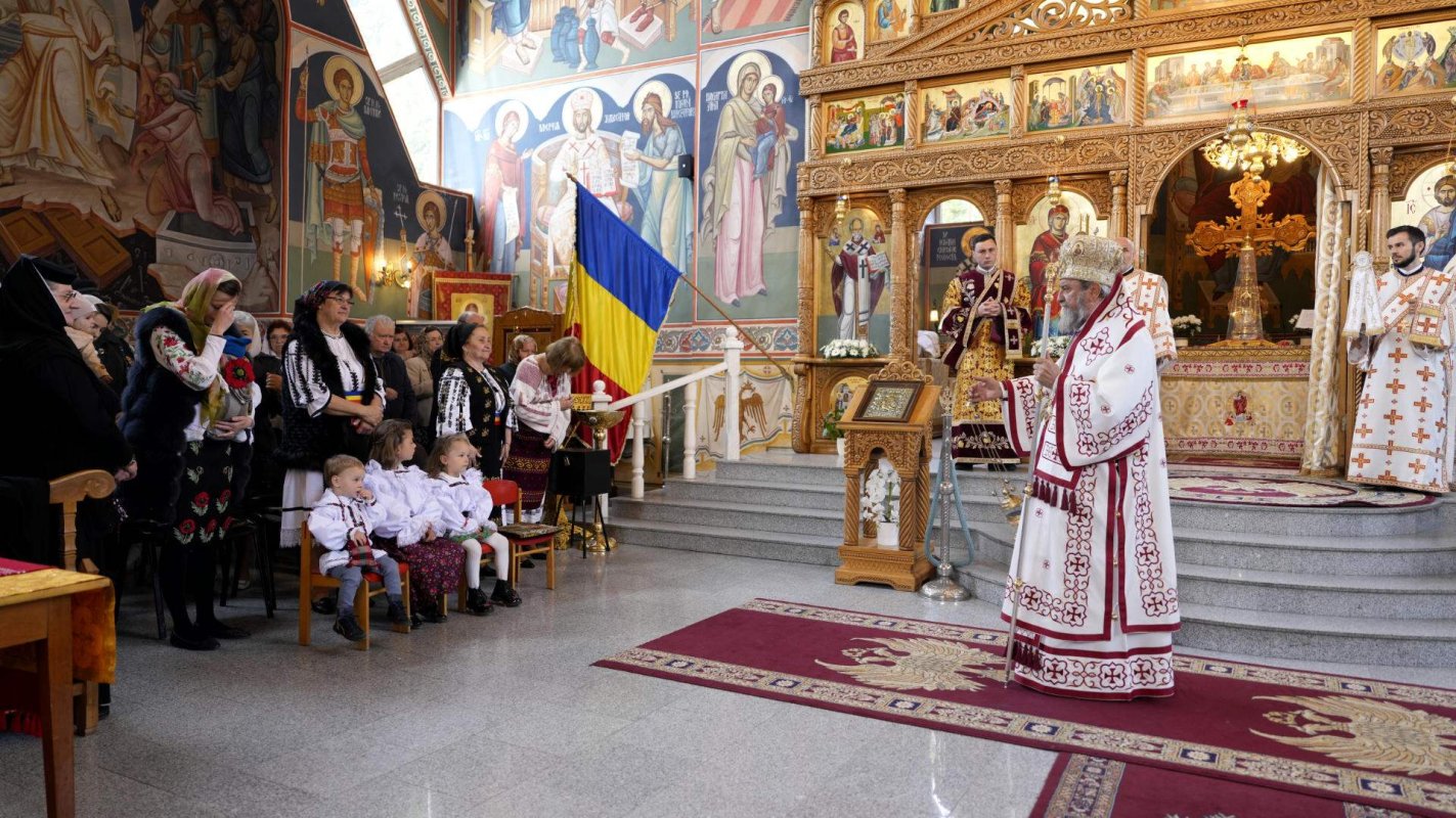 Liturghie arhierească în orașul Predeal 254998