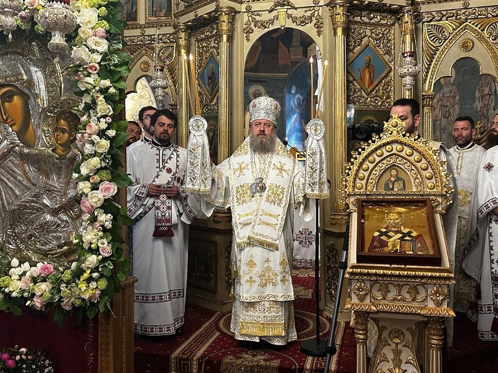 Slujire arhierească în Biserica „Sfântul Nicolae”-Dintr-o zi 255057