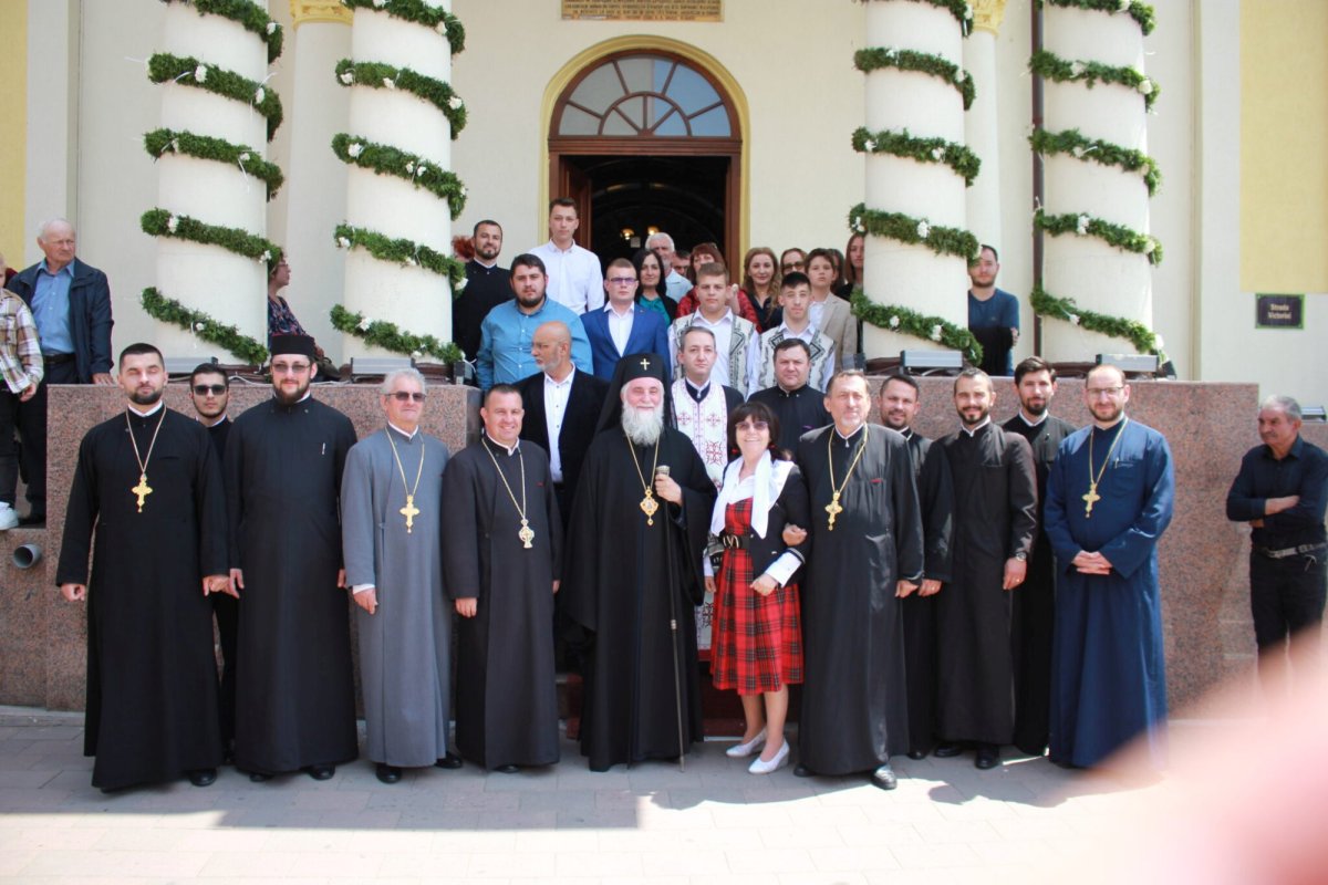 Sărbătoare a unei comunități parohiale din Târgu Jiu 255110