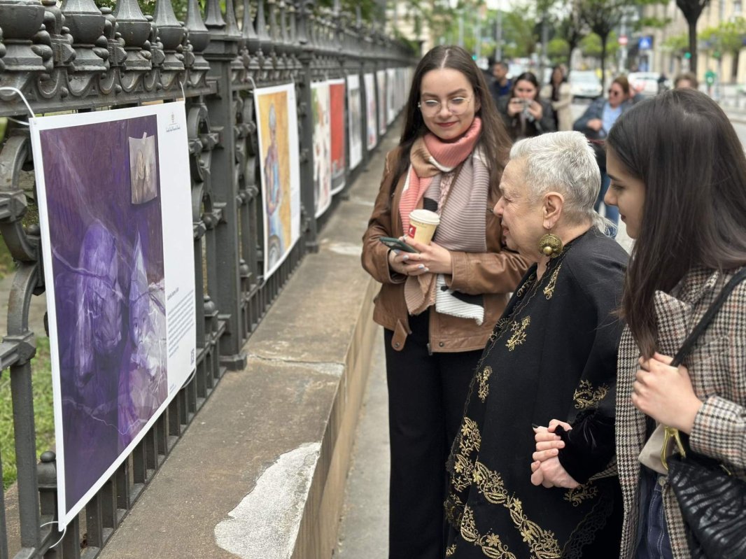 Viața vârstnicilor în acuarele 255046