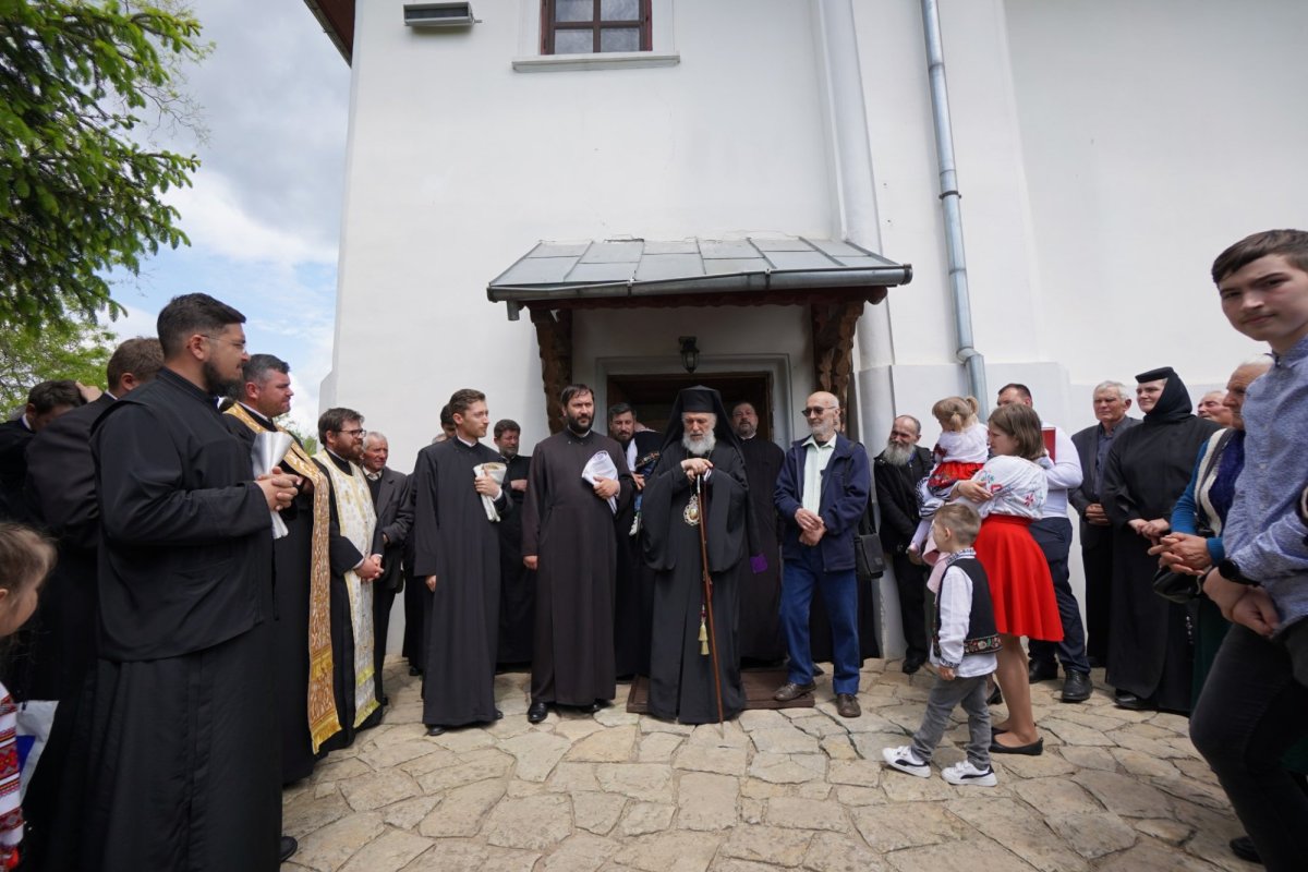 Întrunire a preoților din Protopopiatul Târgu Bujor 255295