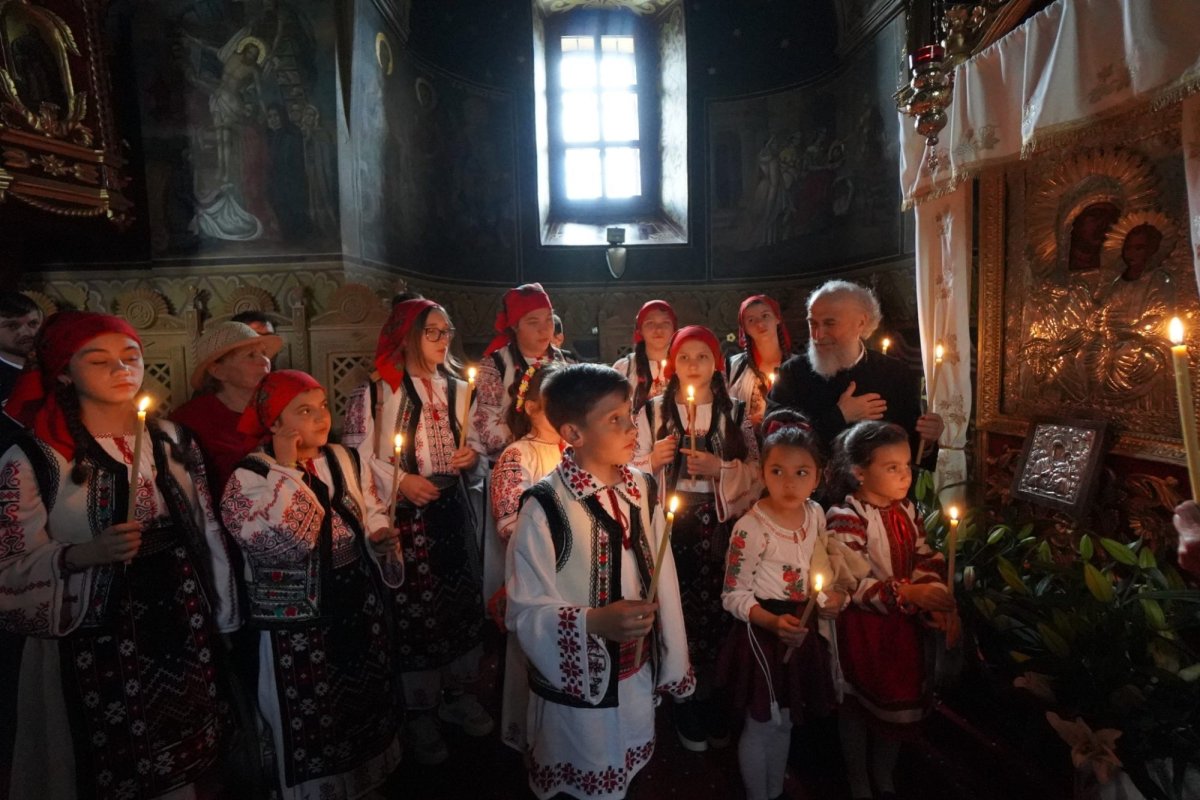 Întrunire a preoților din Protopopiatul Târgu Bujor 255296