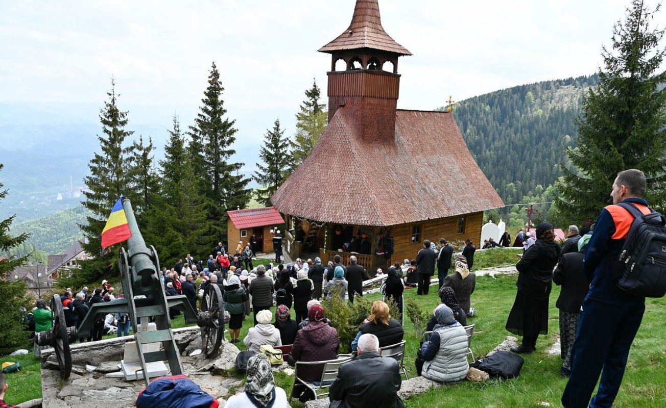 Slujiri arhiereşti în Eparhia Devei şi Hunedoarei 255206