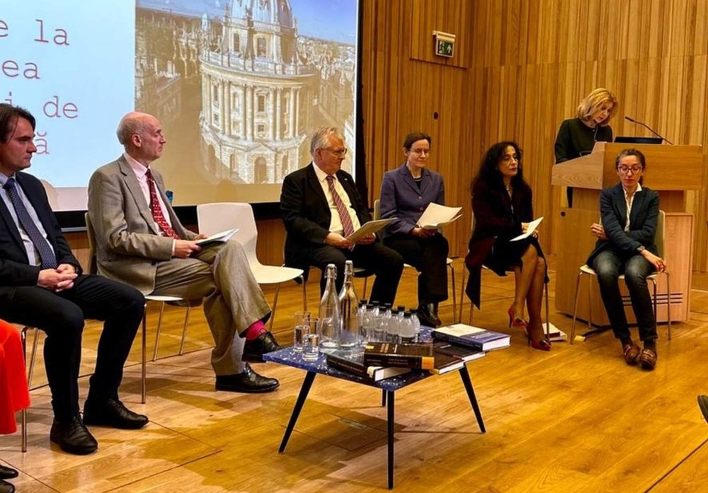 Zece ani de Limbă Română la Oxford 255184