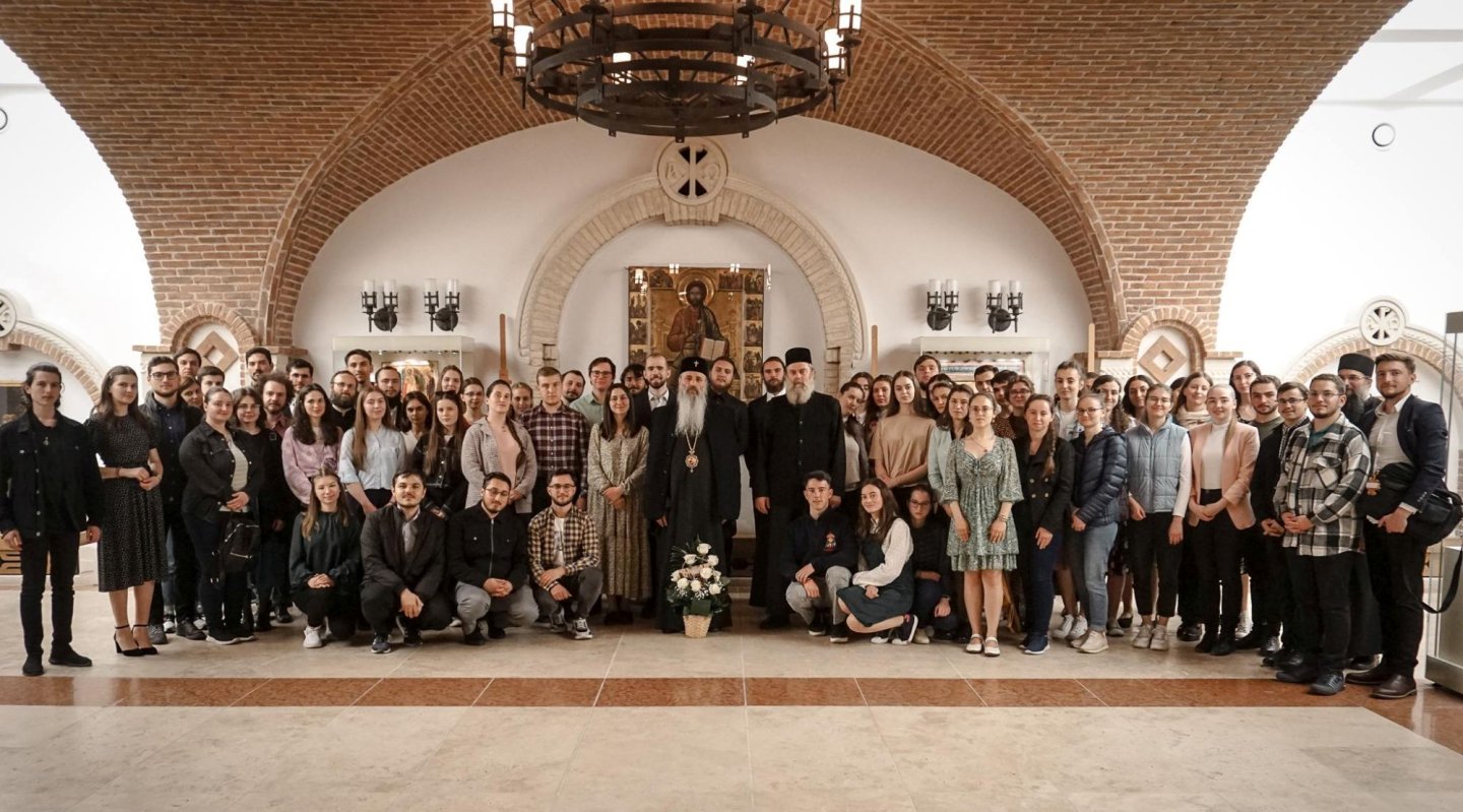 Întâlnire a membrilor ASCOR Iași cu Mitropolitul Moldovei și Bucovinei 255385