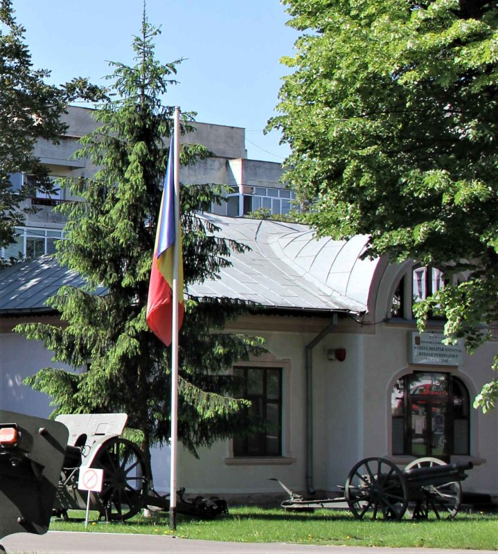 Pe urmele eroilor români la Muzeul Militar din Iaşi 255257