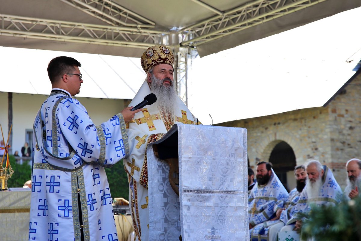 Bucuria Înălțării Domnului, sărbătorită la hramul Mănăstirii Neamț 255643