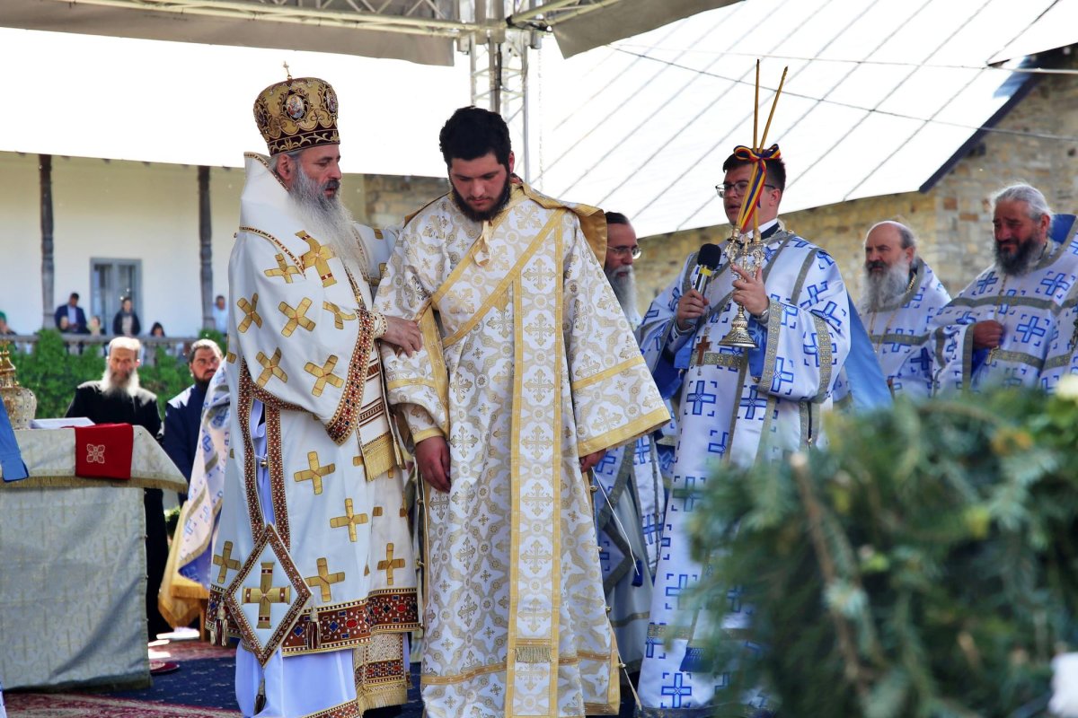 Bucuria Înălțării Domnului, sărbătorită la hramul Mănăstirii Neamț 255644