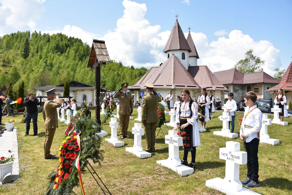 Cinstire adusă eroilor şi hram la Mănăstirea „Înălțarea Domnului” de la Muntele Rece 255694