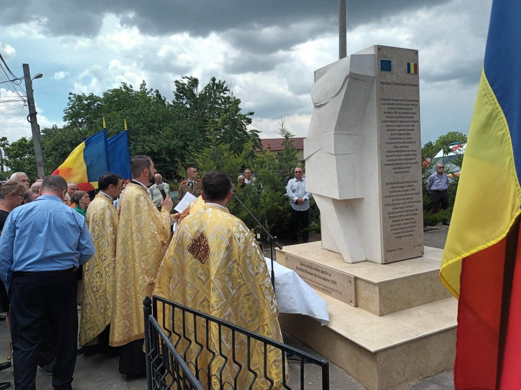 O ceremonie emoționantă de Înălțarea Domnului 255687