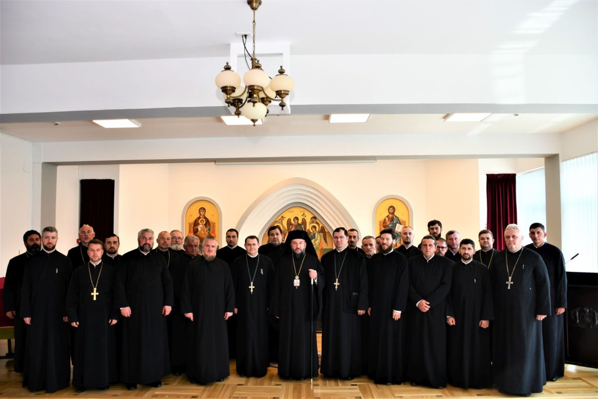 Slujire și întâlnire pentru dinamizarea misiunii în Episcopia Caransebeșului 255662