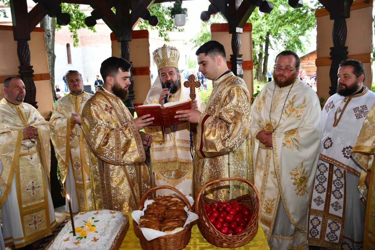 Slujire și întâlnire pentru dinamizarea misiunii în Episcopia Caransebeșului 255663
