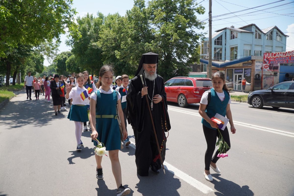 Ziua Eroilor în Arhiepiscopia Dunării de Jos  255653