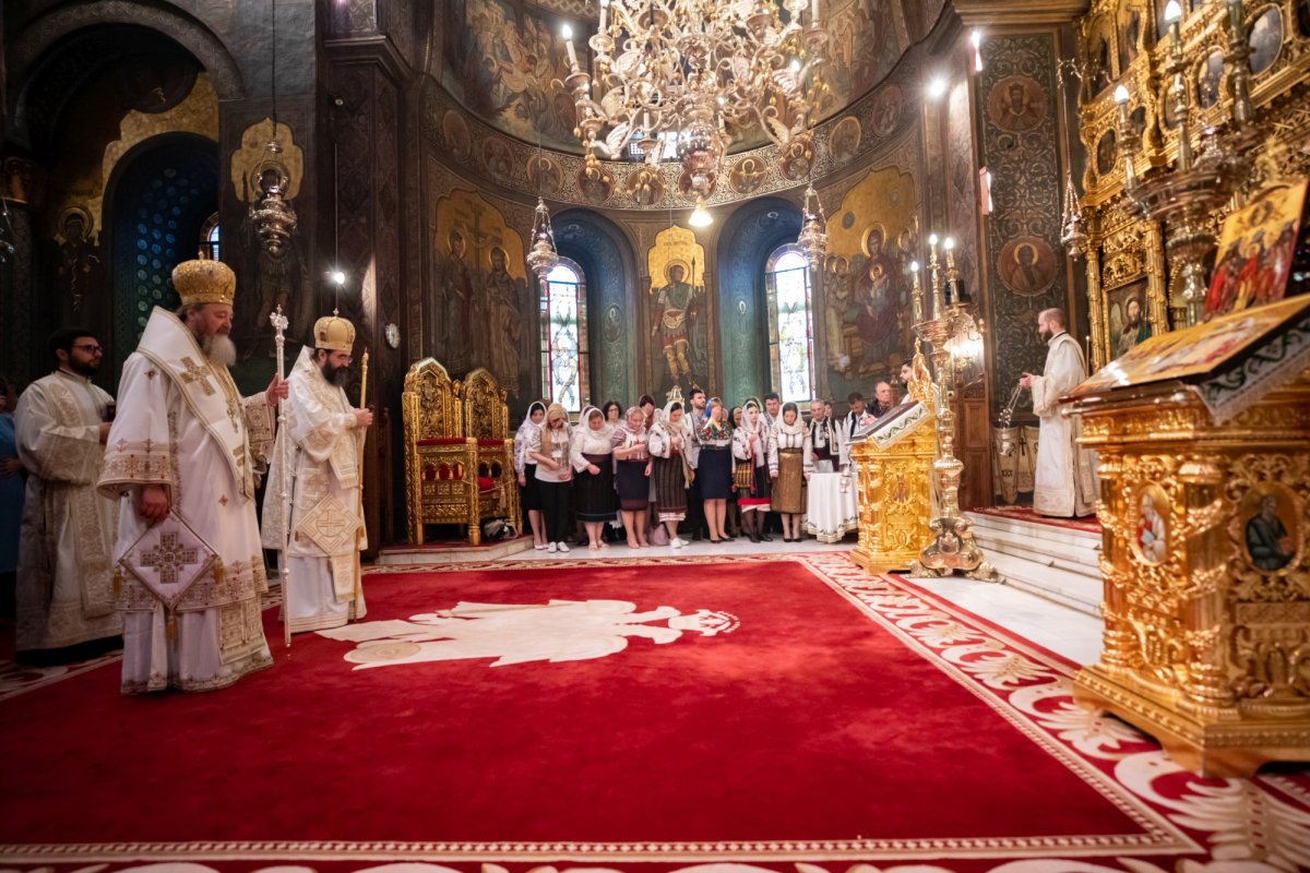 Rugăciune şi recunoştinţă pe Dealul Patriarhiei 256078