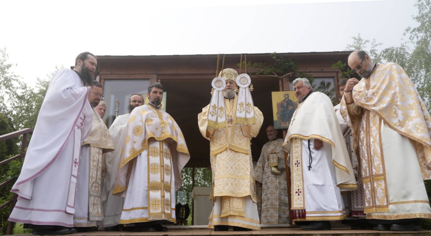 Liturghie arhierească la Schitul Augustin, județul Brașov 256233