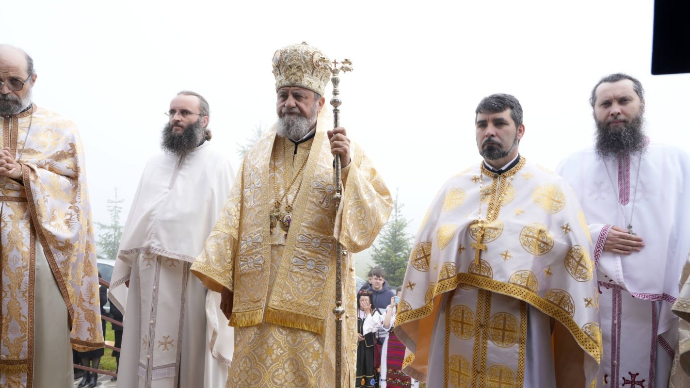 Liturghie arhierească la Schitul Augustin, județul Brașov 256237