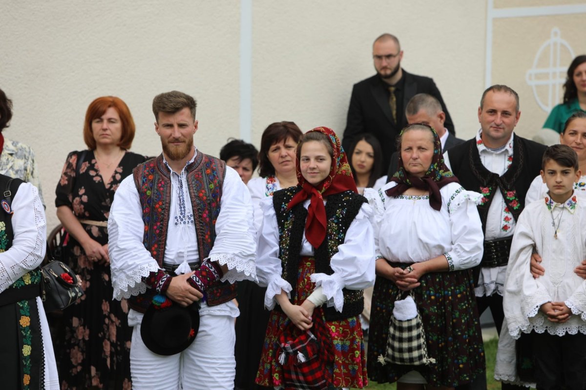 Binecuvântare în parohia maramureşeană Curtuiușu Mare 256418