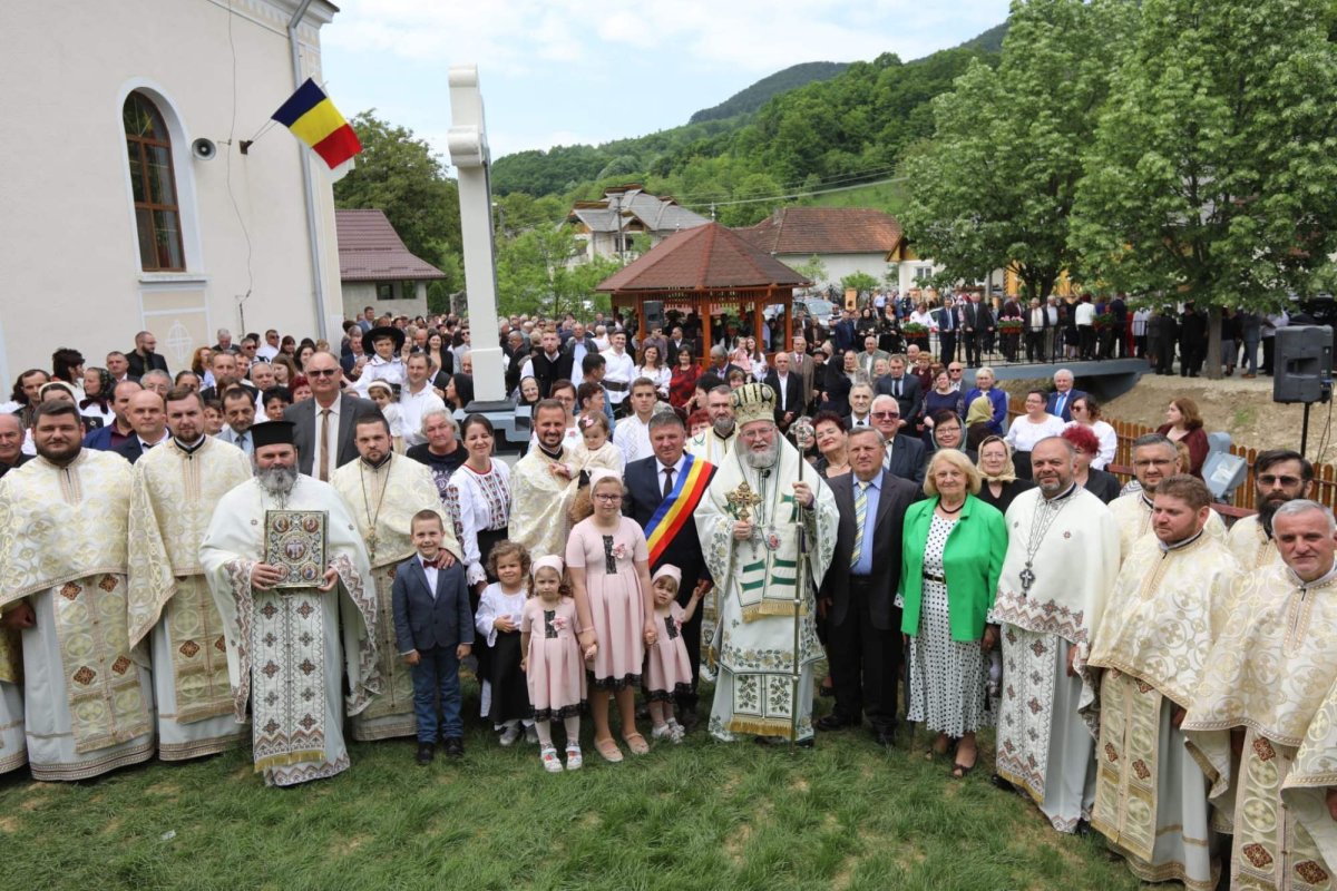 Binecuvântare în parohia maramureşeană Curtuiușu Mare 256421