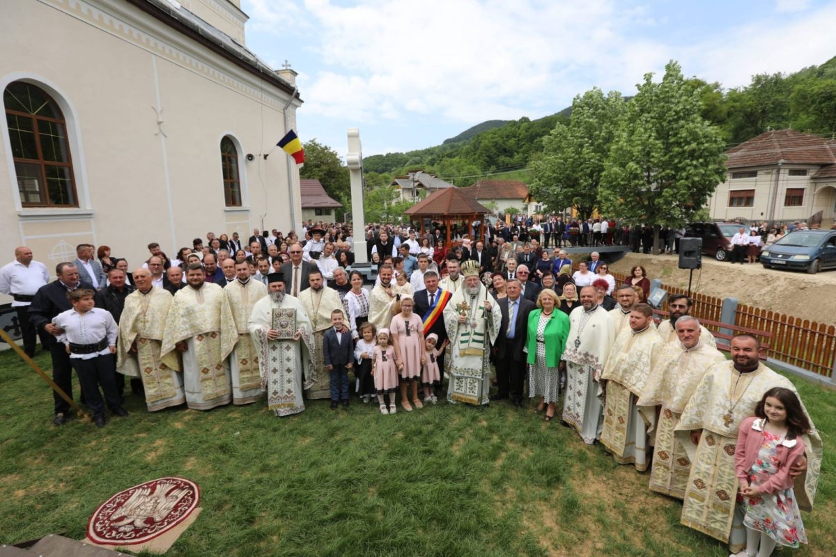 Binecuvântare în parohia maramureşeană Curtuiușu Mare 256422