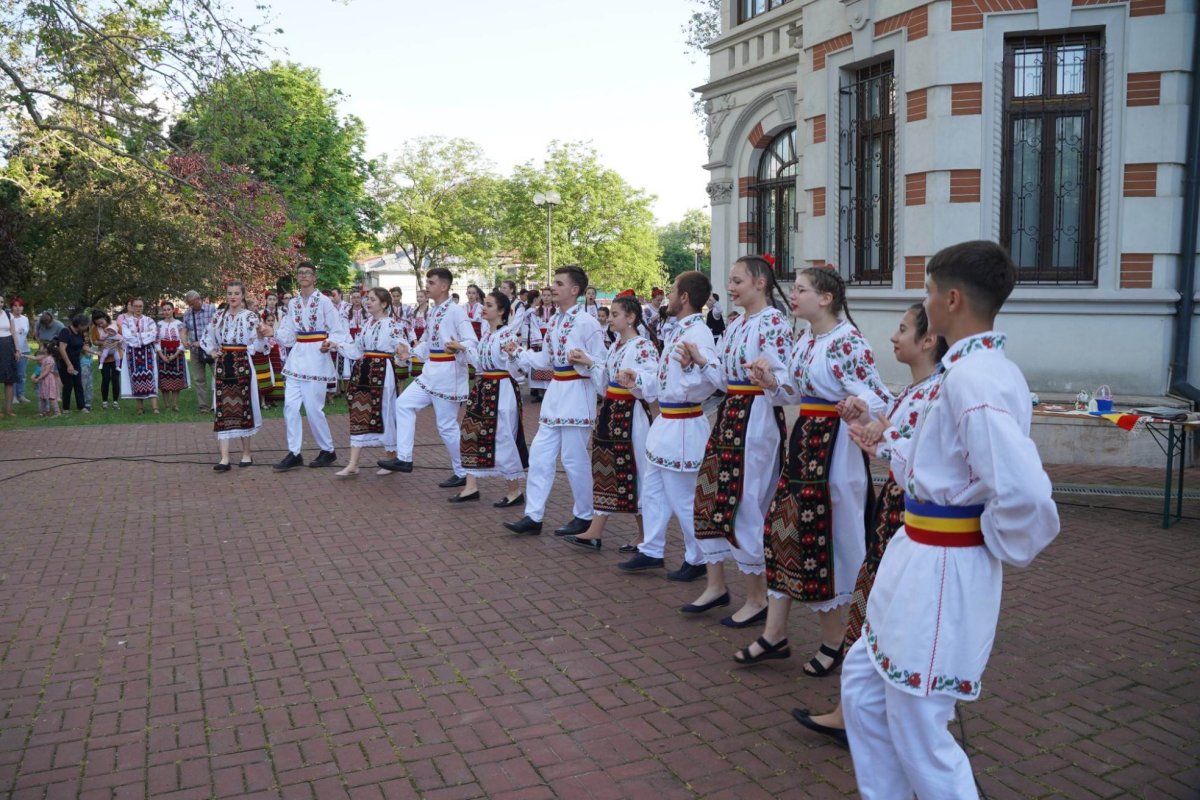 Manifestări cultural‑artistice de Ziua Internațională a Copilului la Galaţi  256787