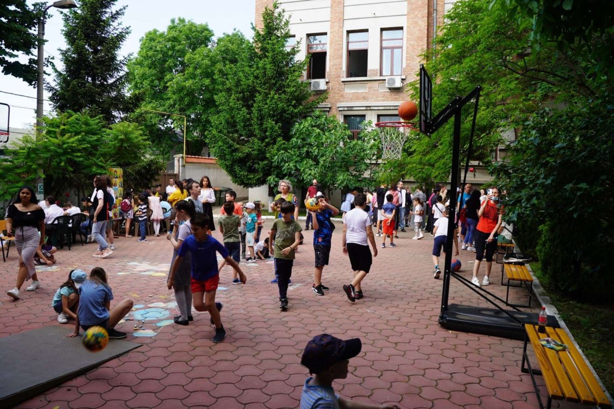 Manifestări cultural‑artistice de Ziua Internațională a Copilului la Galaţi  256797