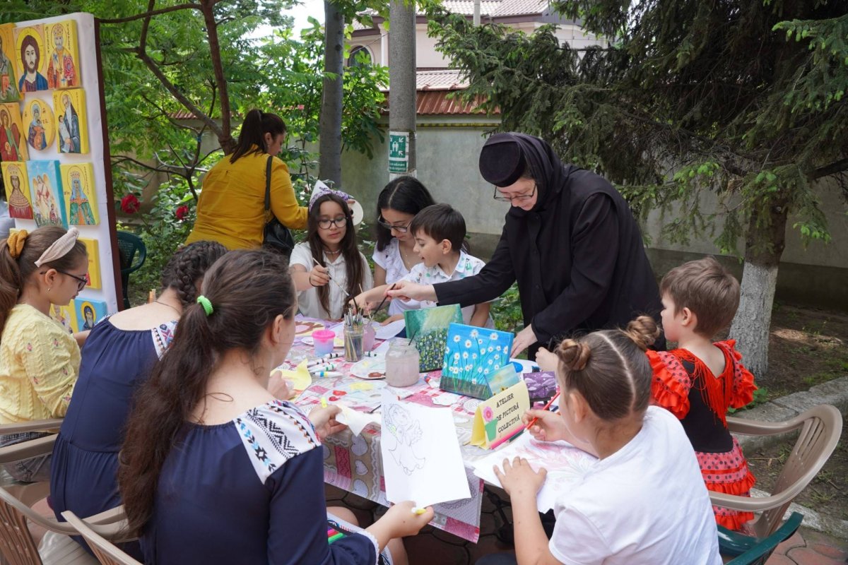 Manifestări cultural‑artistice de Ziua Internațională a Copilului la Galaţi  256803